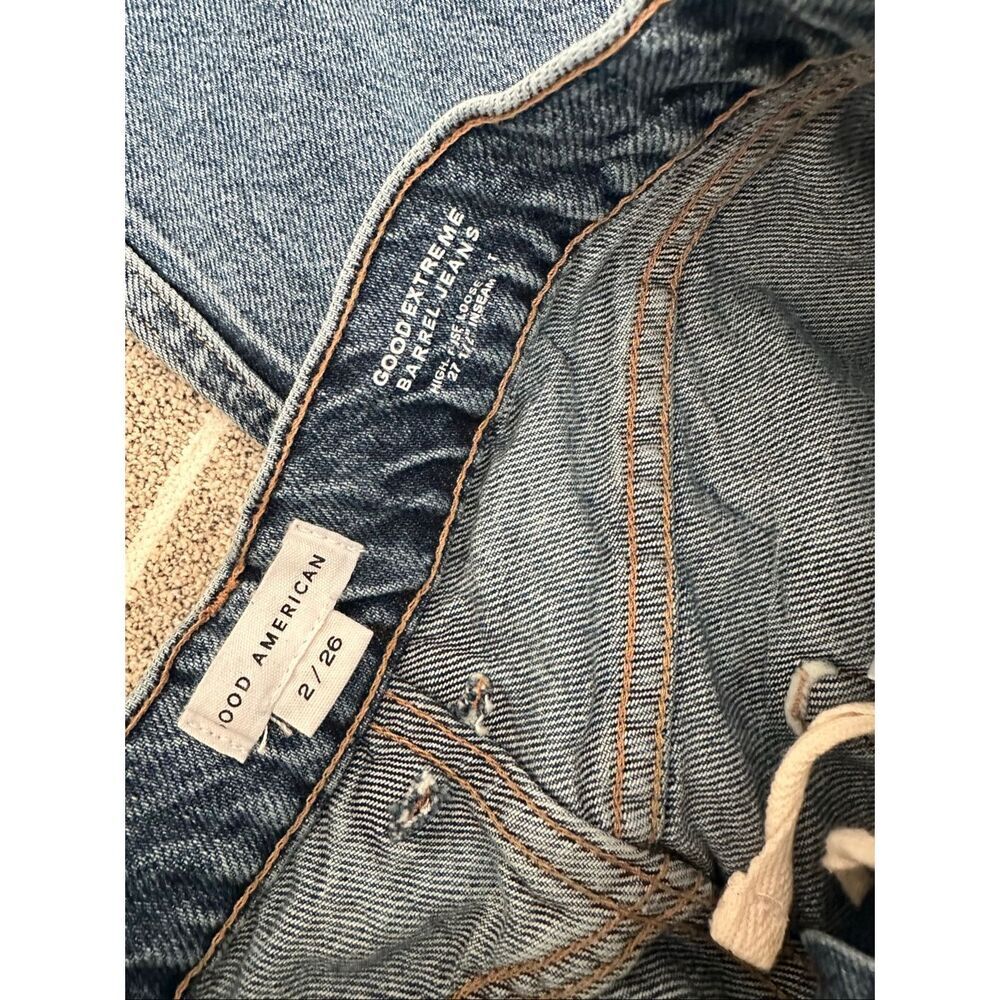 🌸 Good American Medium Wash Extreme Barrel Jeans Size 2 or 26 - Picture 3 of 5